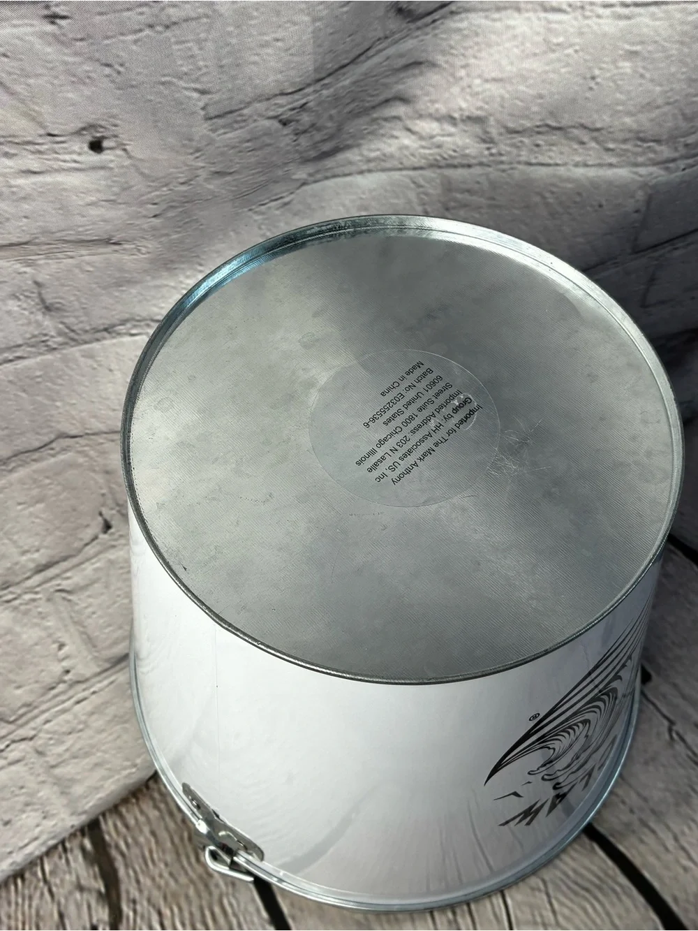 White Claw Hard Seltzer Can Metal Bucket Ice Pail Cold Drinks Bar Babe Cave GUC‎
